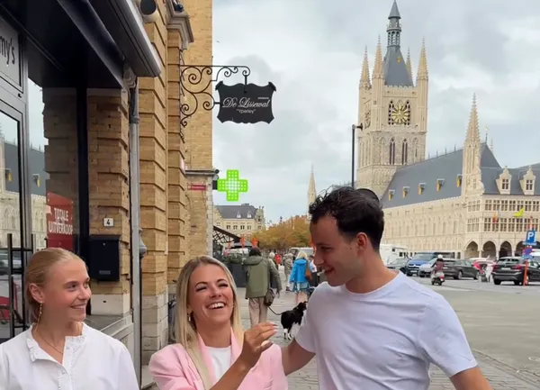 Elise en Davy met Sacha in Ieper